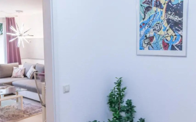 Ruhiges Und Zentral Gelegenes Apartment