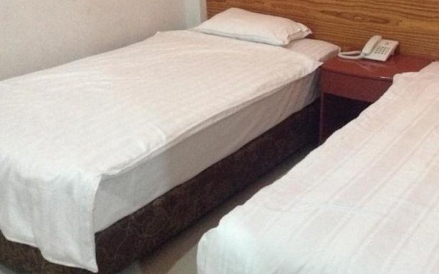 Royal Parbina Hotel – Guest Rooms – Pematang Siantar