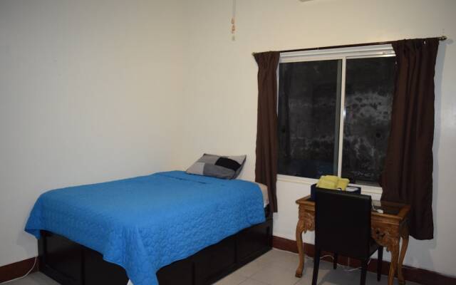 Comoda Habitacion En Casa Compartida