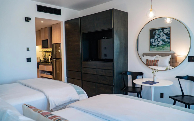 Flamboyan Hotel & Residences