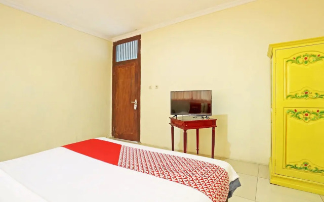 OYO 90878 Pakem Sari Hotel & Convetion