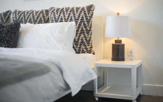 Applewood Suites - The Ossington Loft