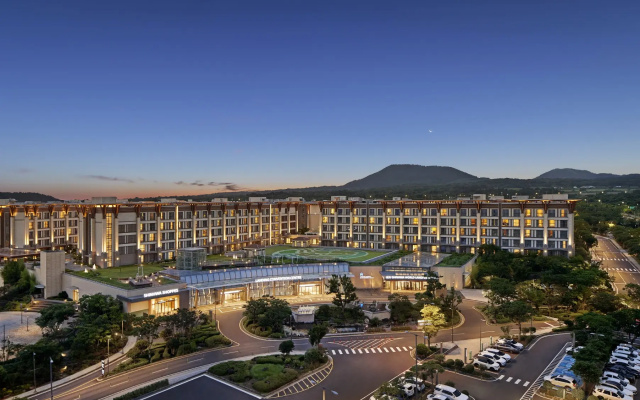 Landing Jeju Shinhwa World