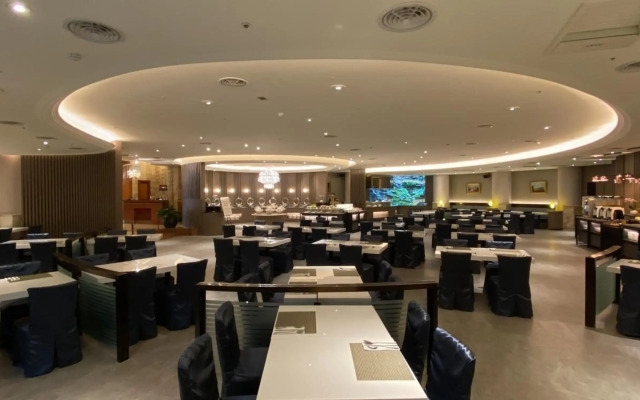 Monarch Plaza Hotel
