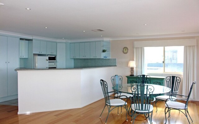 Day Dreaming On Donlan