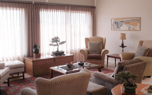 Acacia House