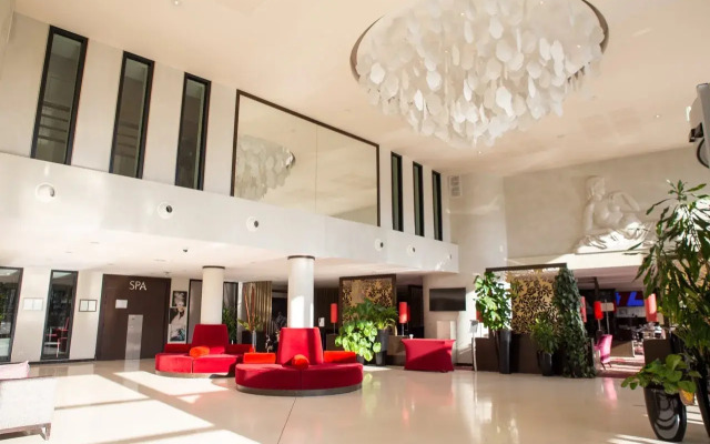 Отель Clarion Paris CDG Airport