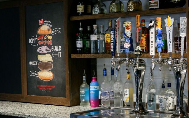 Holiday Inn & Suites Denver Tech Center-Centennial by IHG