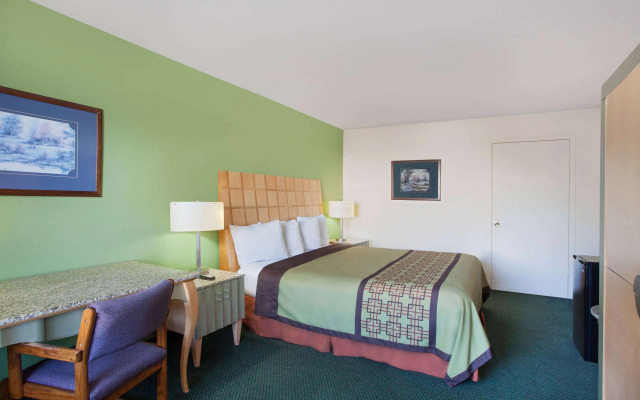 Days Inn by Wyndham Greeneville