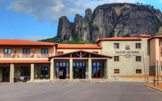 Grand Meteora Hotel