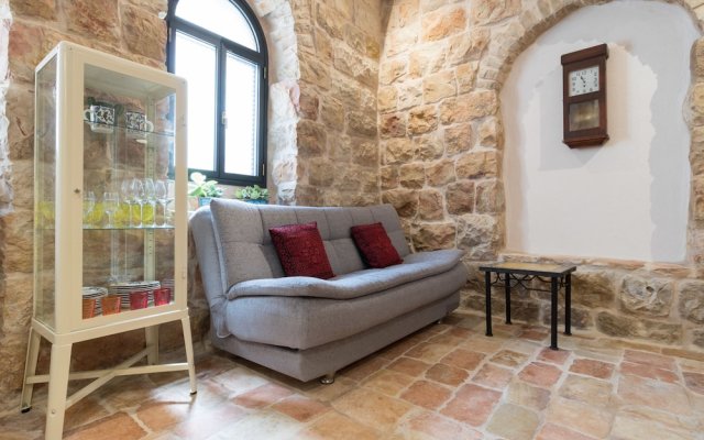 Best Location Jerusalem Stone Apartment
