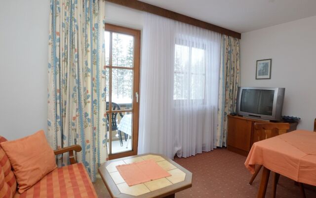 Cozy Apartment in Bichlbach near Lake