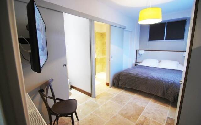 Appartements Pied à Terre, haut standing avec cuisine équipée et terrasse / Groupe HRM