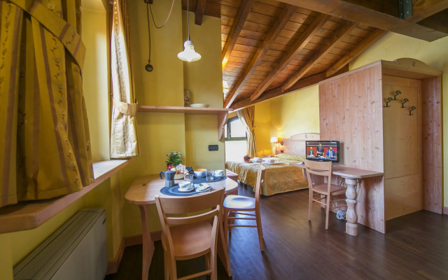 Montelago Relax By the Lake 2