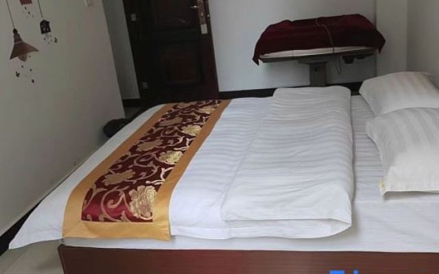 Qujing Haizhiqing Hotel