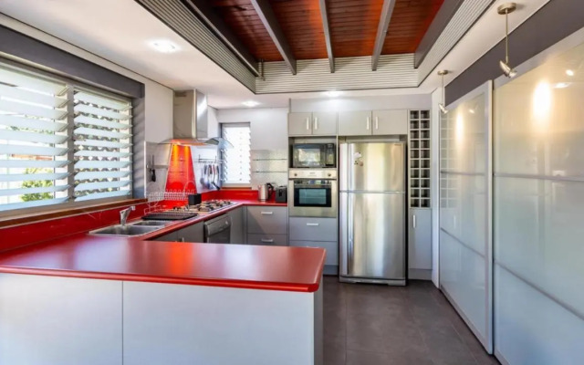 Unique Getaway 300m to Bribie Foreshore, Bongaree