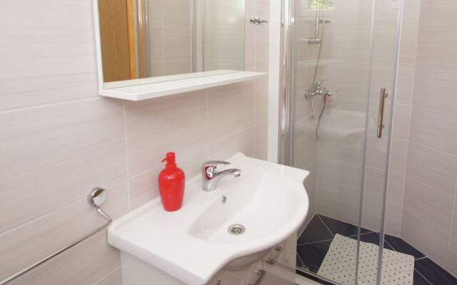 Lovely Holiday Home with Private Swimming Pool in Dalmatia