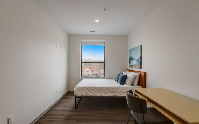 FRONTDESK LivRed Campus Apts Haymarket Square Lincoln