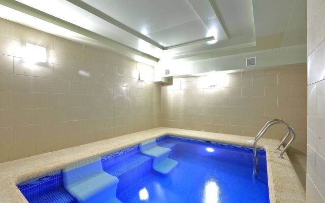 Hotel Seven Seasons