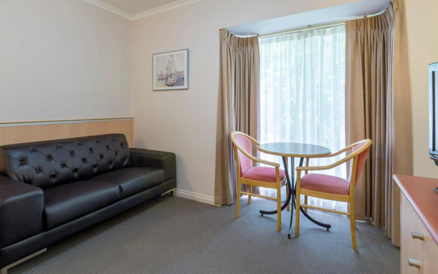 The Waverley International Hotel