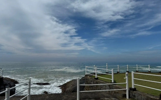 Scarlet White Resort