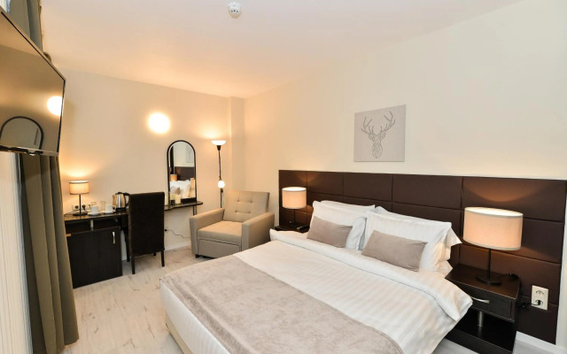 Art Plaza Hotel