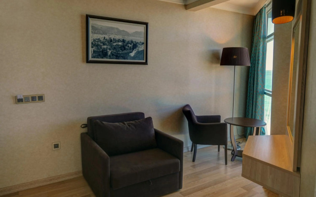 Parador Beach Hotel