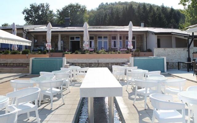 Hotel Majna