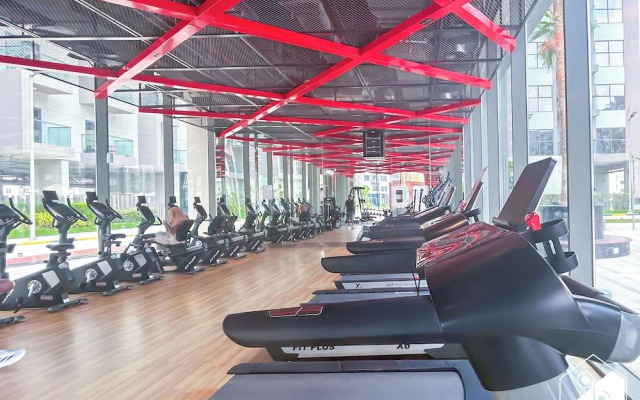 Bright 2bed Family Home: Pool, Gym & Kids Play