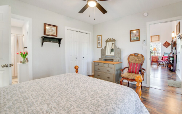 Anglers' Haven! Cedar Creek Reservoir Getaway