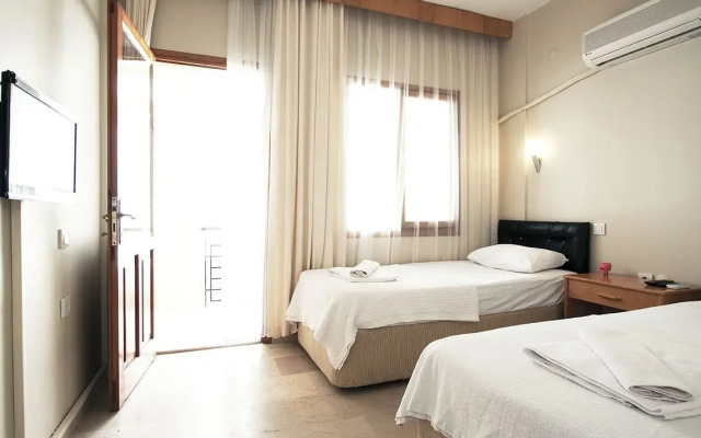 Eren Otel Çeşme