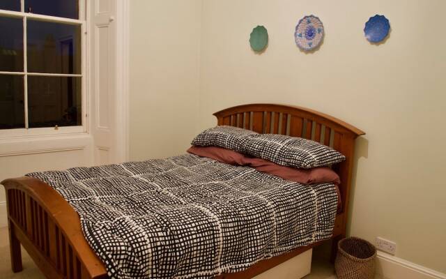 Traditional 3 Bedroom Home With Garden Access