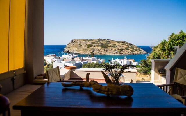 Mohlos house with Seaview