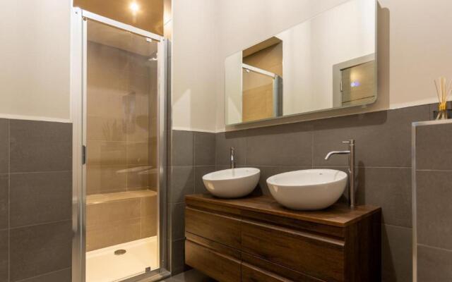 Luxury Manhattan Loft-style Apartment Near Edinburgh City Centre