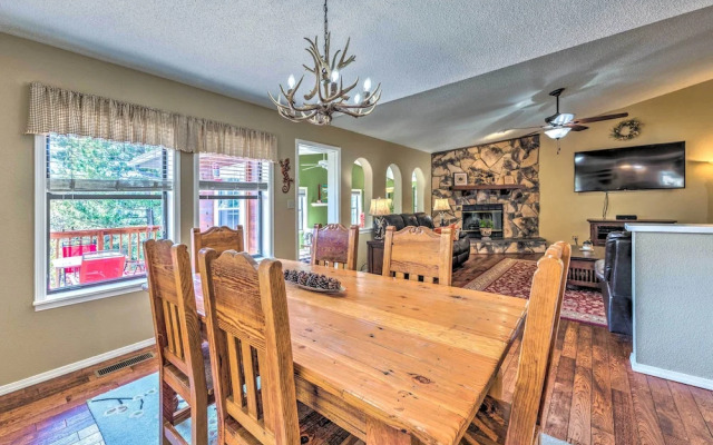 Cloudcroft Escape w/ Forest Views!