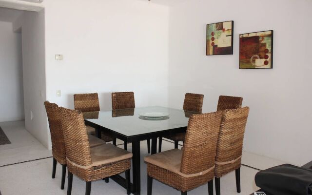4BR APT IN Paseo DE LA Playa 35, Acapulco Diamante
