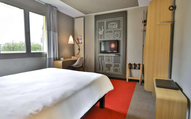 ibis Saint-Étienne - La Terrasse