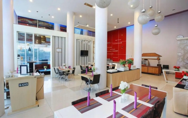 Royal Hotel n' Lounge