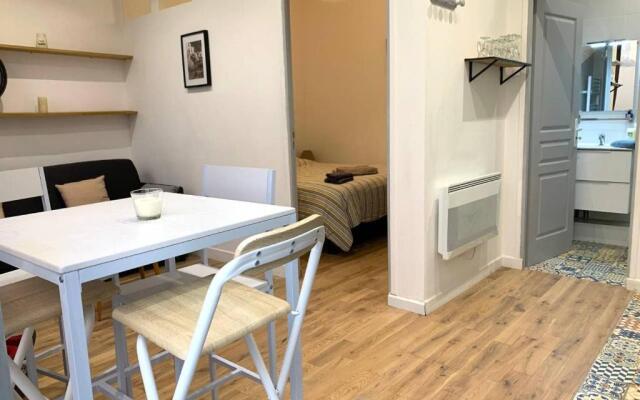 Nice 1 Br of 26m2 - Lively Area