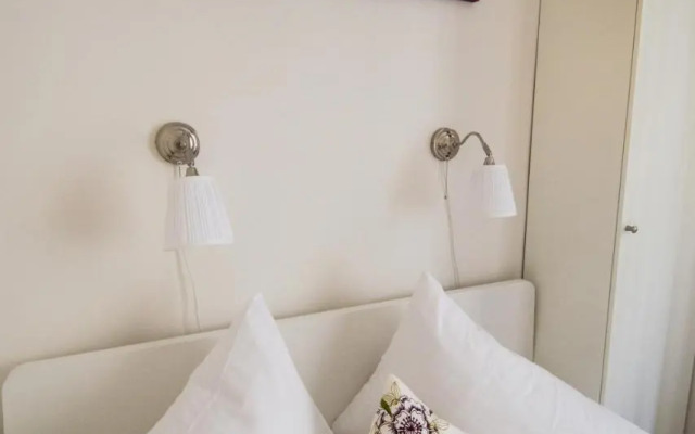 Old Town Rybna Apt by Ruterra