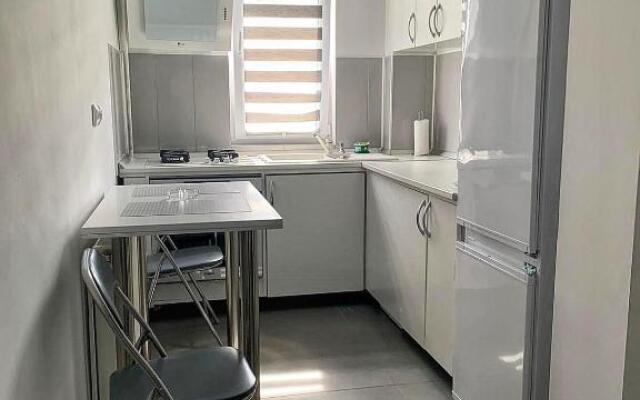White & Silver Luxury Suite - Craiova