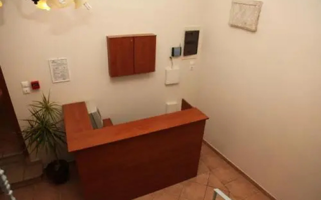Mavrikakis Studios