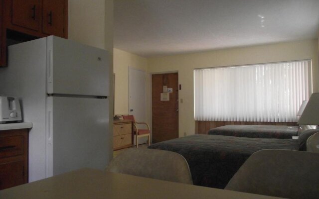 SunDeck Motel & Apartments