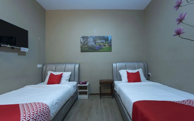 OYO 90231 Hotel By The Park Plt