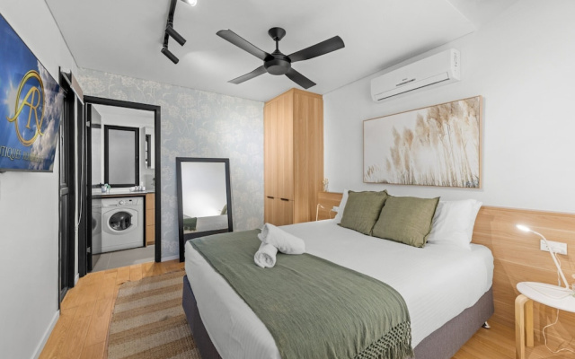 New Farm Apartment With Balcony & City Views – Guest Rooms – Brisbane