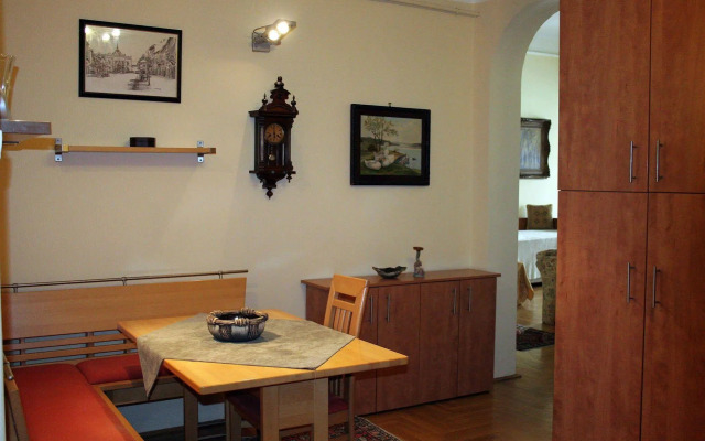 Central Holiday Apartments
