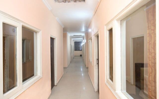 OYO 24423 Hotel Royal