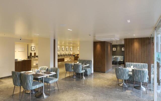 Peninsula Suites