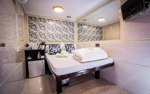 Tsim Sha Tsui Hotel