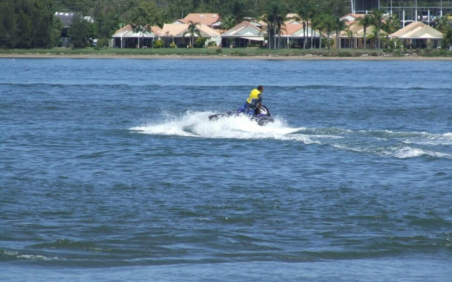 Lowset home on the canal - Dolphin Dr, Bongaree